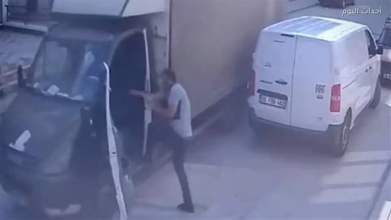 لديه سرعة بديهة.. عامل تركي يوقف شاحنة تنحدر كادت تحدث كارثة مأسوية
