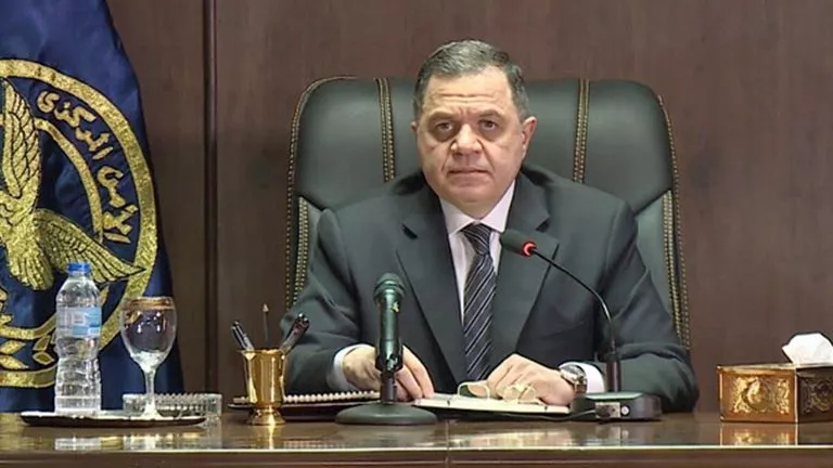 قرار وزاري بإبعاد مواطن يمني لأسباب تتعلق بالصالح العام