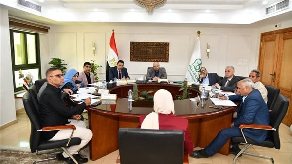 لليوم الرابع.. محافظ الفيوم يشهد مقابلات المتقدمين لمسابقة القيادات المحلية الجديدة بالمحافظة