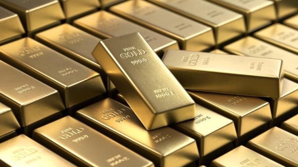 لماذا خسر الذهب 452 دولارًا في شهر واحد؟ خبير يوضح ويقترح الشراء التدريجي للمستثمرين