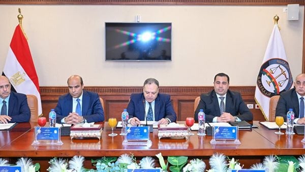 لمنع التراكمات بساحات التحفظ.. تعاون بين المالية والنيابة العامة وبنكي مصر والأهلي لضمان سرعة التصرف في المركبات المصادرة