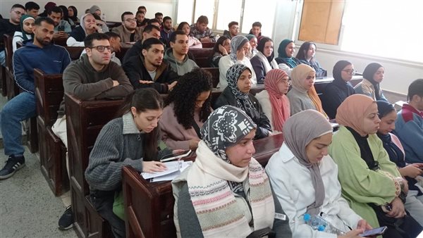 مبادرة الحجايزة بالدقهلية: فصول مجانية وجوائز تشجيعية لإعادة كبار السن إلى مقاعد الدراسة