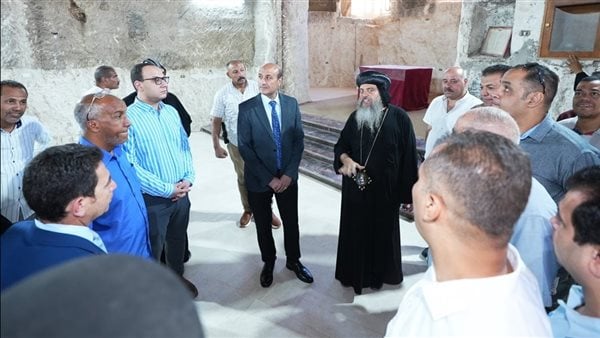 محافظ أسيوط يتفقد دير الأمير تادرس الشطبي بالجبل الشرقي ويؤكد دعم السياحة الدينية