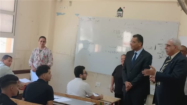 محافظ البحر الأحمر يتفقد لجان الثانوية العامة في أول أيام الامتحانات| صور