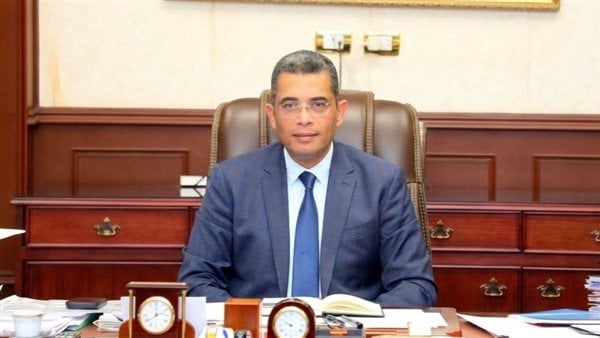 محافظ البحر الأحمر يوجه بسرعة إنهاء التنسيقات لطرح وحدات سكنية جديدة بـ 5 مدن