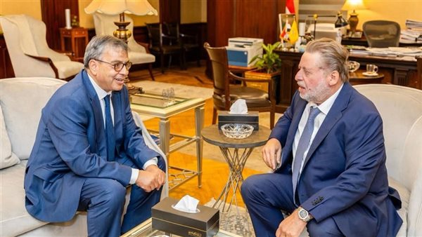 محافظ البنك المركزي المصري يناقش تعزيز التعاون مع نظيره التونسي