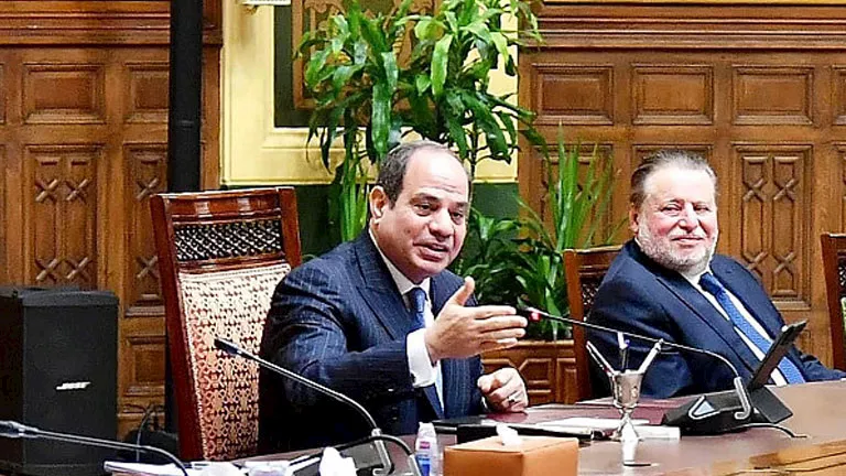 محافظ البنك المركزي يهنئ الرئيس السيسي بمناسبة الذكرى 13 لثورة 30 يونيو