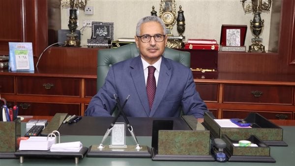 محافظ بني سويف يُصدر قرارًا بترقية 4851 من المعلمين والأخصائيين وأمناء المكتبات بالتربية والتعليم