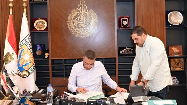 محافظ جنوب سيناء يعتمد 125 عقدًا للتجمعات التنموية بالمرحلة الثانية في رأس سدر