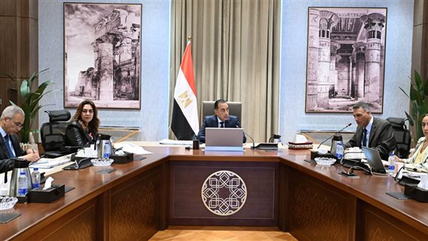 مدبولي يتابع موقف تنفيذ المشروعات الخدمية والتنموية بجنوب سيناء