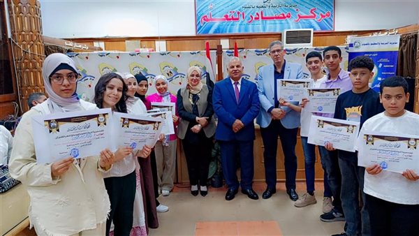 تكريم أوائل الشهادة الإعدادية في الفيوم بحضور وكيل الوزارة