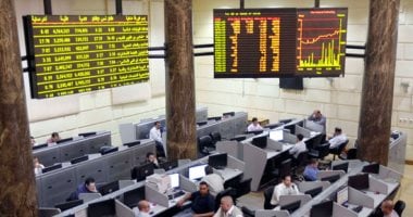 مستقبل مصر يشتري والمليونيرات يبيعون: كواليس البورصة المصرية