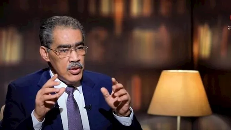 ضياء رشوان ينفي وجود مستشارين بوزارة الإعلام ويؤكد: لا قرارات جديدة حتى الآن