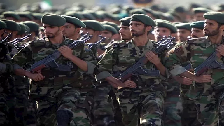 مقتل عنصرين من الحرس الثوري الإيراني في هجوم مسلح غرب البلاد