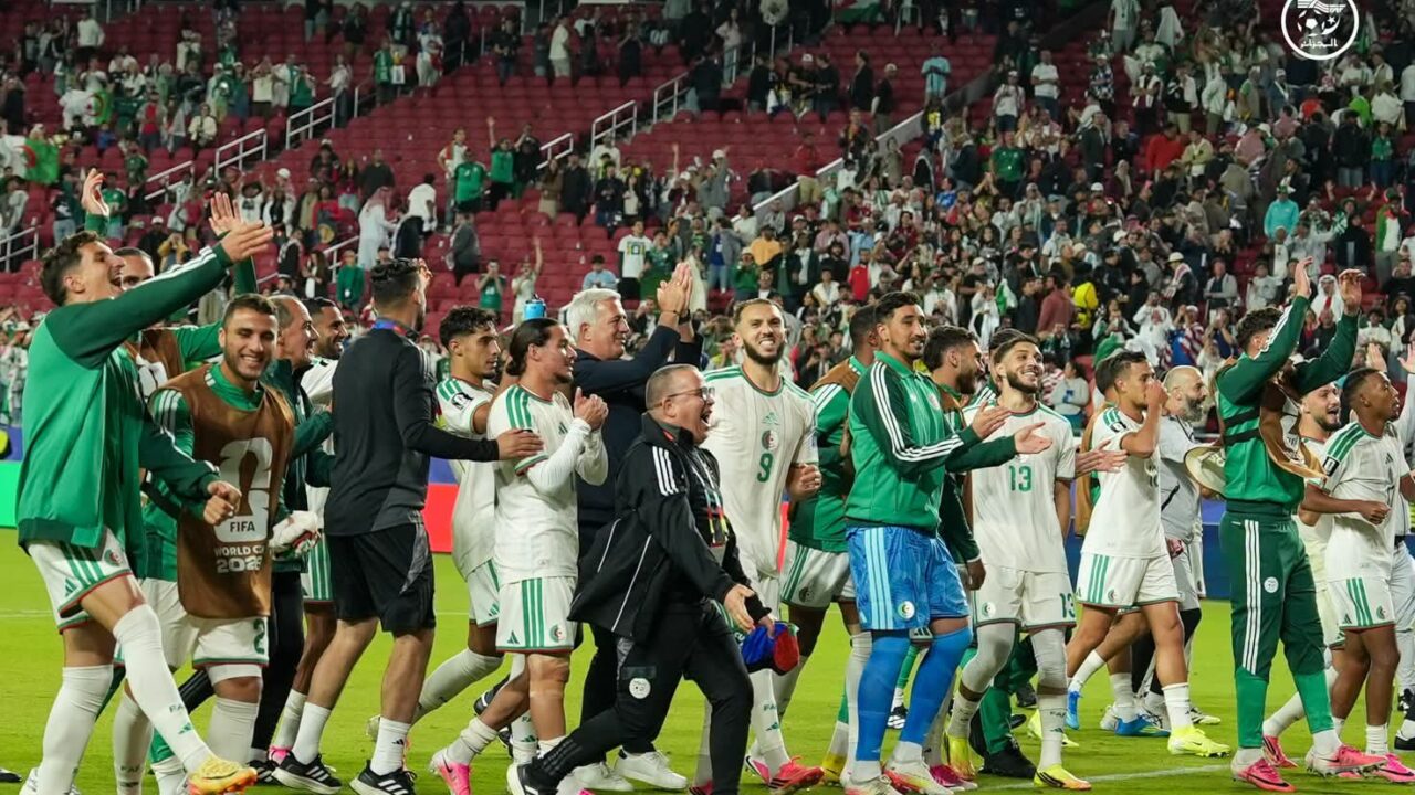 منتخب الجزائر يرتقي إلى المركز 27 عالمياً في تصنيف الفيفا
