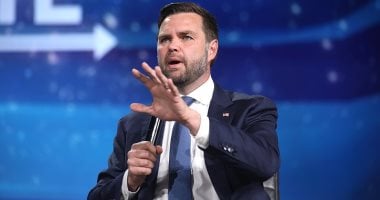 نائب الرئيس الأمريكي يعلن توقيع الاتفاق مع إيران “رقميًا”