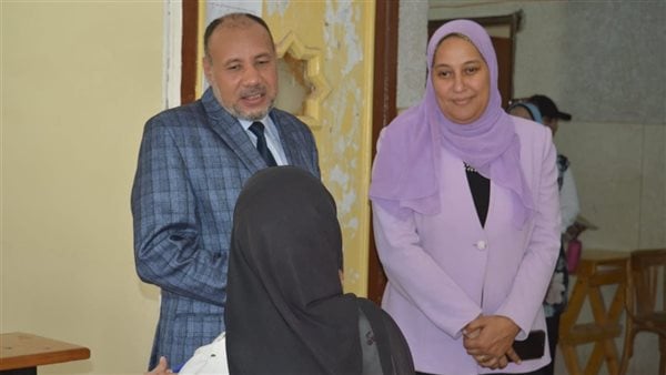 نائب رئيس جامعة الأزهر للوجه القبلي يتفقد لجان امتحانات كلية التجارة بنات بأسيوط