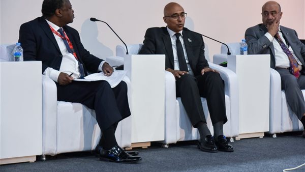 نائب رئيس هيئة الدواء يستعرض الرؤية لتسريع إتاحة المستحضرات الطبية بأفريقيا