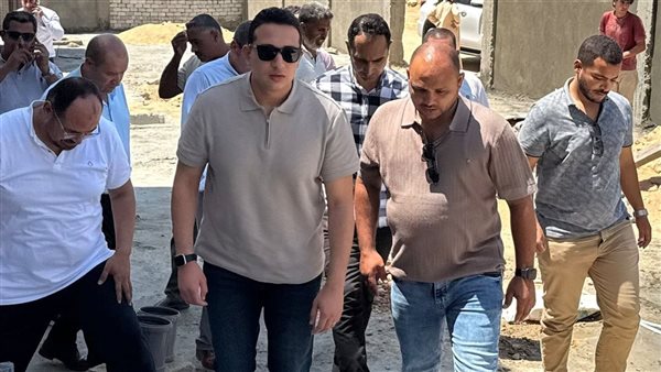 نائب محافظ الفيوم يتفقد مشروعات المبادرة الرئاسية “حياة كريمة” بقصر الباسل
