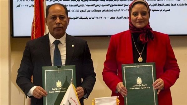 «نقل الكهرباء» توقع عقدين لربط محطة سمنود الجديدة بالشبكة القومية