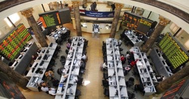 البورصة المصرية تسجل تراجعًا للجلسة الثالثة مع انخفاض التداولات إلى 7.7 مليار جنيه