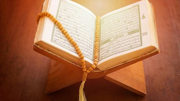 هل يجوز لمعلم الصبيان أن يخطئ في قراءة القرآن لأجل التعليم ؟