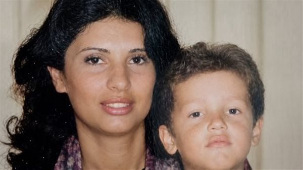 وجودك نعمة كبيرة في حياتنا .. محمد محمود عبدالعزيز يحتفل بعيد ميلاد والدته