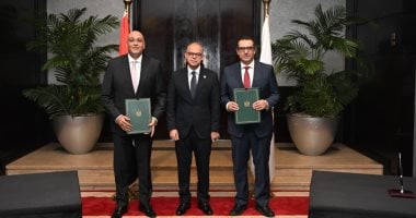 وزير الاستثمار يشهد حق انتفاع مبنى المعرض الدائم بين المعارض وتنمية المشروعات