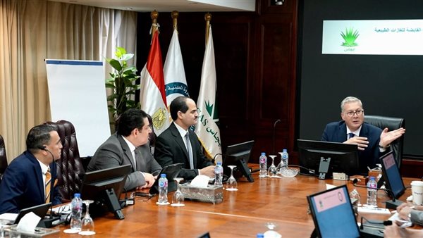 وزير البترول يؤكد أولوية تسريع الاستثمارات وزيادة الإنتاج