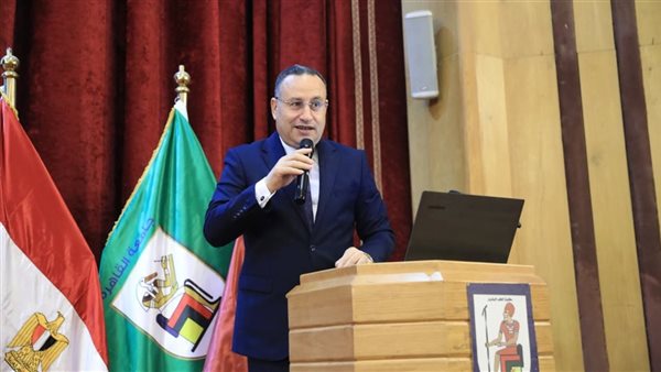 وزير التعليم العالي يستعرض منظومة الابتكار في كلية الطب