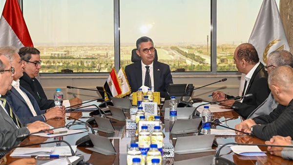 وزير التموين يناقش مشروع “كاري أون” لتطوير المنافذ التموينية