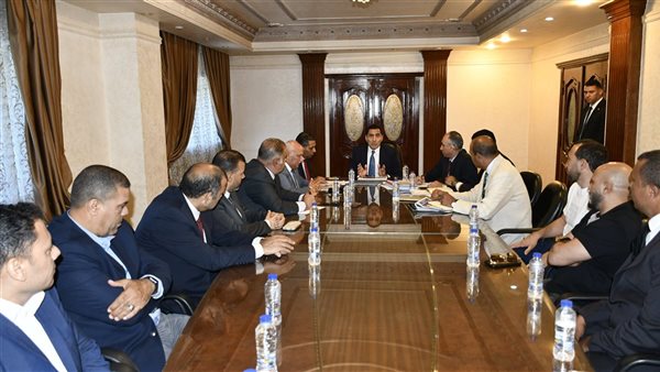 وزير الرياضة يلتقي اتحاد المصارعة والجهاز الفني لمتابعة خطط الإعداد والاستحقاقات المقبلة