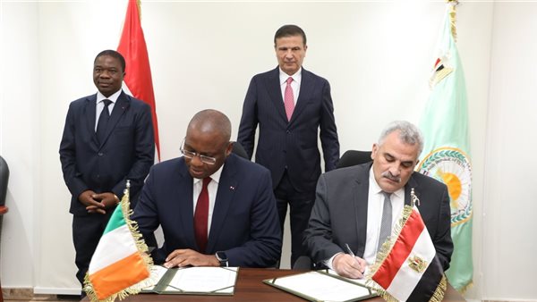وزير الزراعة المصري يبحث تعزيز التعاون مع نظيره الإيفواري في مجالات الزراعة والثروة السمكية