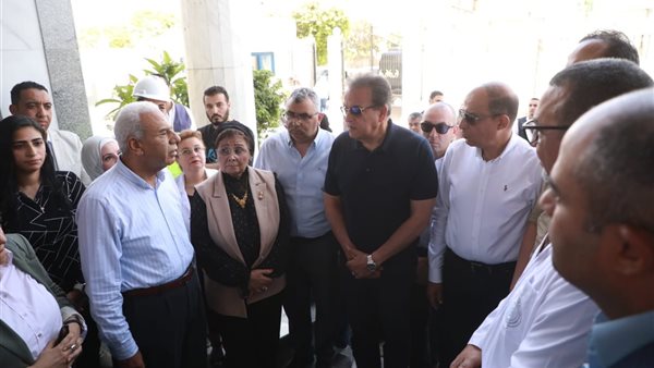 وزير الصحة يزور مركز أورام المنيا ومستشفى التأمين الصحي