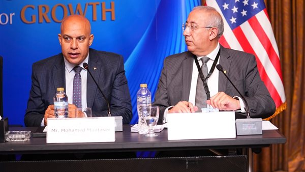 وزير العمل يؤكد أهمية قانون العمل الجديد في تعزيز الاستثمار خلال ندوة غرفة التجارة الأمريكية