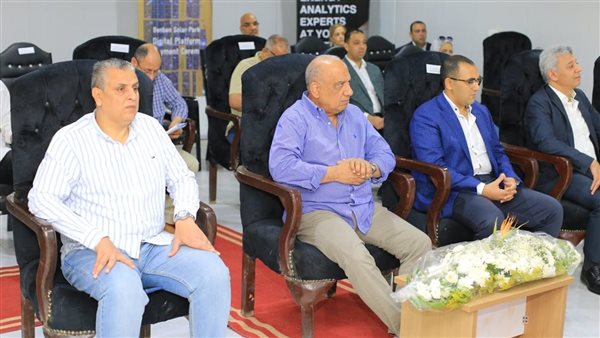 وزير الكهرباء يتابع ربط مشروع أبيدوس 2 بالطاقة الشمسية
