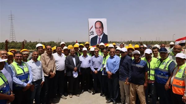 وزير النقل ومحافظ أسوان يتفقدان محور دراو لدعم التنمية