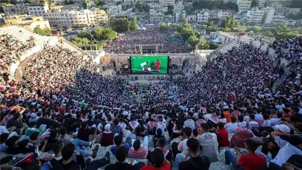وفاة شخص وإصابة 8 آخرين في الساحة الهاشمية خلال مباراة الأردن والجزائر
