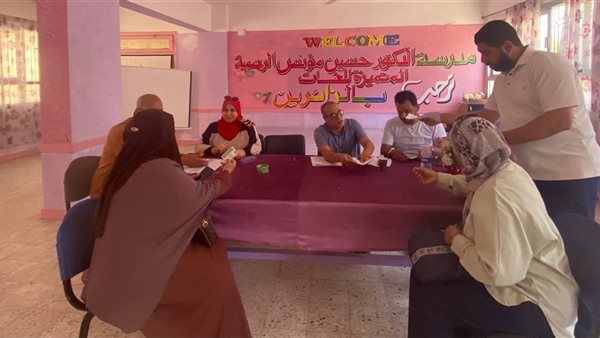 وكيلة تعليم السويس تتابع اعتذارات المعلمين لامتحانات الثانوية العامة