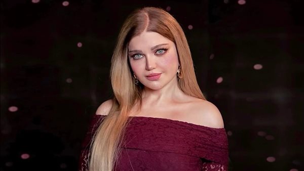 ياسمين الخطيب تهاجم عزيز سابق بعد اتهامها