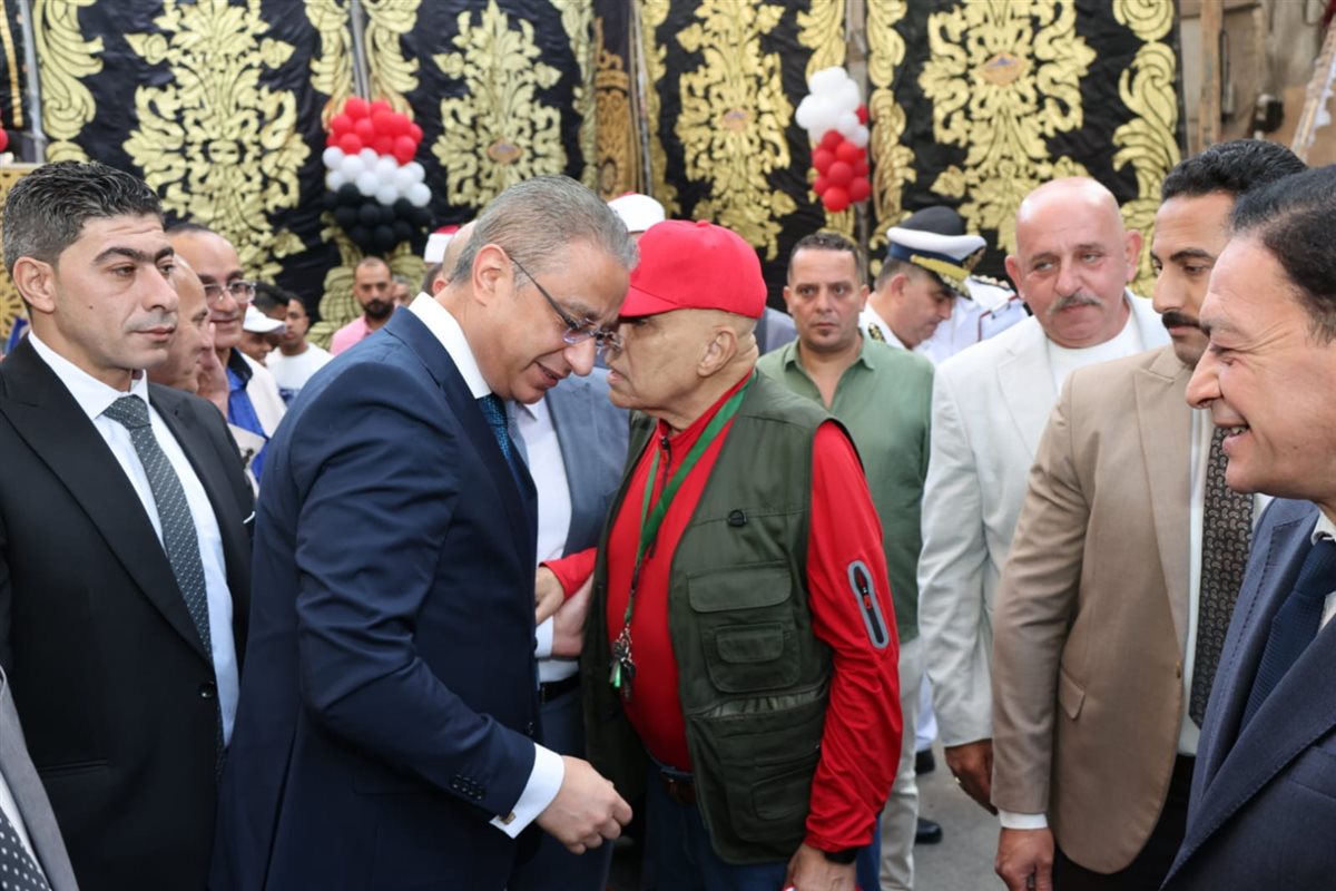 جانب من صلاة المحافظ