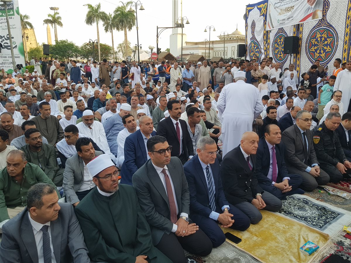 توزيع الهدايا