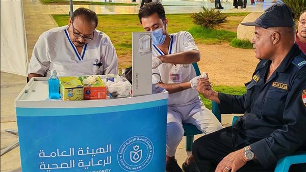 استمرار الفرق الطبية بتقديم الفحوصات خلال العيد