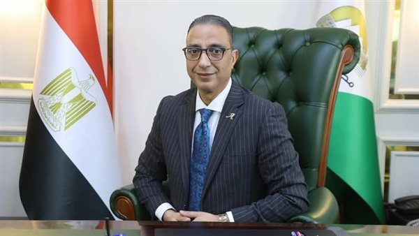 محافظ الجيزة يزرع 20 عمود إنارة بطريق سوارس بالعياط