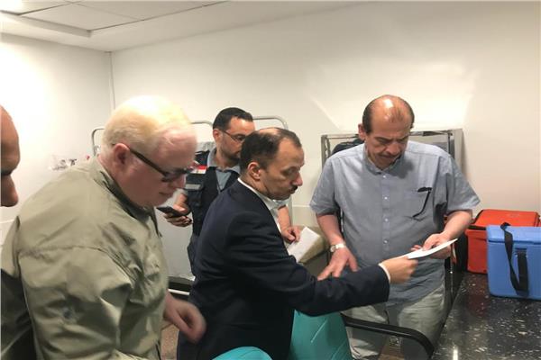 نائب وزير الصحة يزور الحجر الصحي بمطار القاهرة لمتابعة استقبال الحجاج