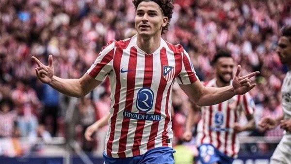 أتلتيكو مدريد يؤكد عدم وجود عرض من برشلونة لضم جوليان ألفاريز