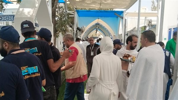استقرار مخيمات الحج السياحي في عرفات وحل أعطال الكهرباء