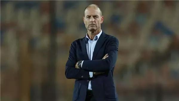 الأهلي يُفاوض كارلوس كارفهال لتولي تدريب الفريق بعد رحيل تورب