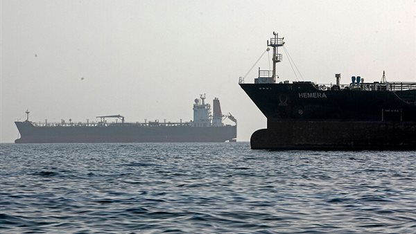 الخدمات الفعلية تفتح باب رسوم جديدة في مضيق هرمز