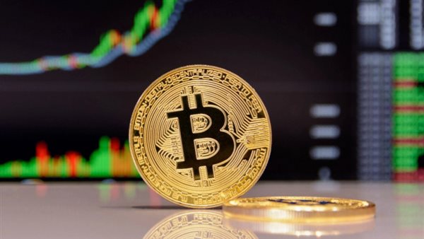 بيتكوين تنخفض تحت 76 ألف دولار بسبب توترات الشرق الأوسط